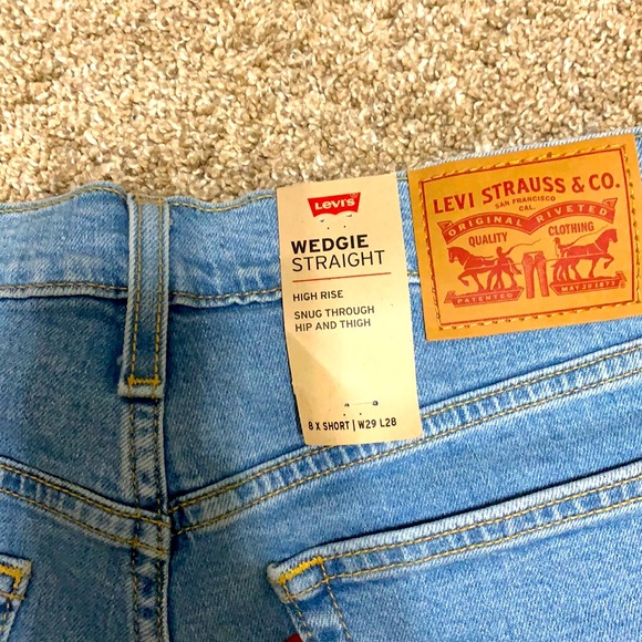 Levi Wedgie Straight High Rise Jeans - Picture 3 of 6